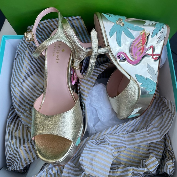 SOLD 🌟Host Pick 🌟🦩RARE Kate Spade Metallic Gold Darie Wedge Sandal Size 6.5 - Picture 3 of 10